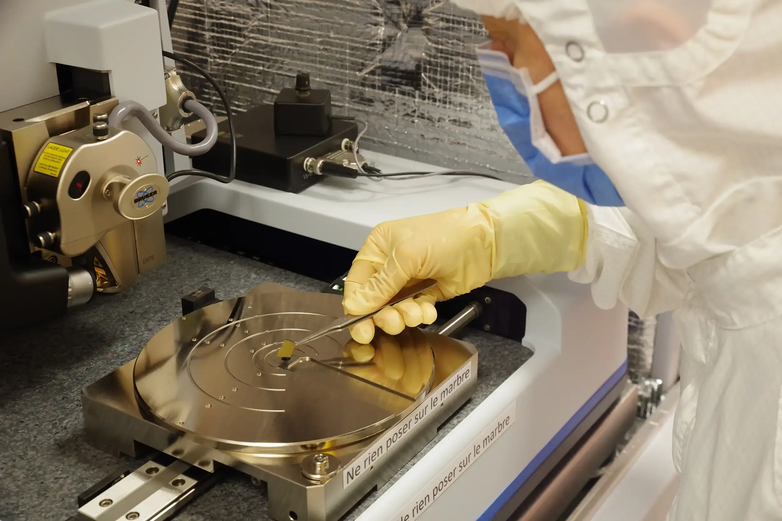 Microscope à force atomique (AFM)